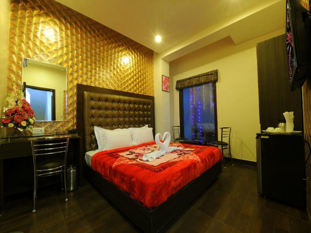 Hotel Pearl Inn & Suites Amritsar Esterno foto